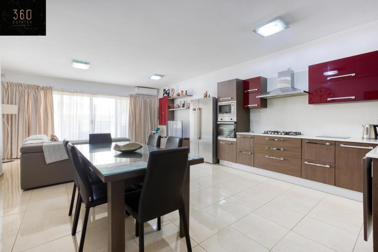 Charming Home Meters From The Seafront With Terrace By 360 Estates St. Paul's Bay Dış mekan fotoğraf