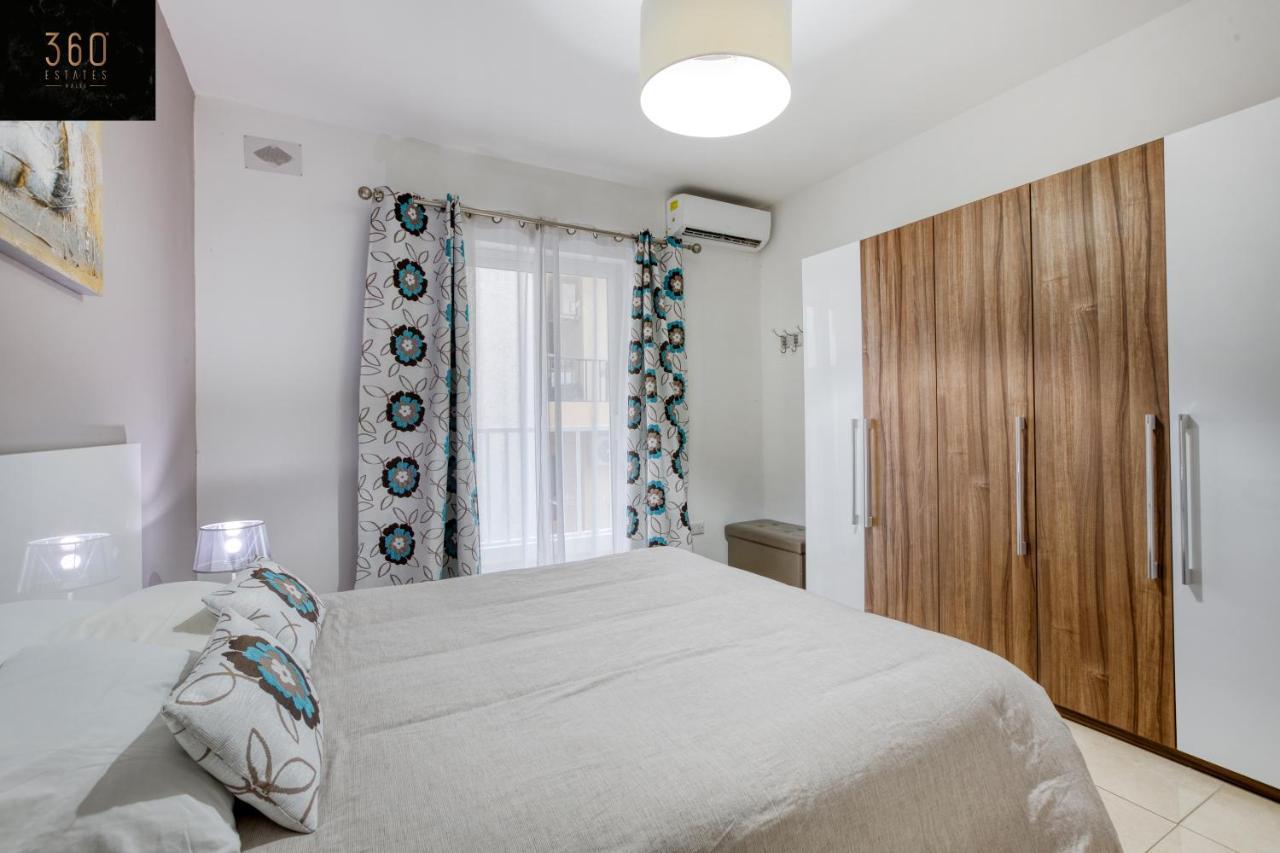 Charming Home Meters From The Seafront With Terrace By 360 Estates St. Paul's Bay Dış mekan fotoğraf