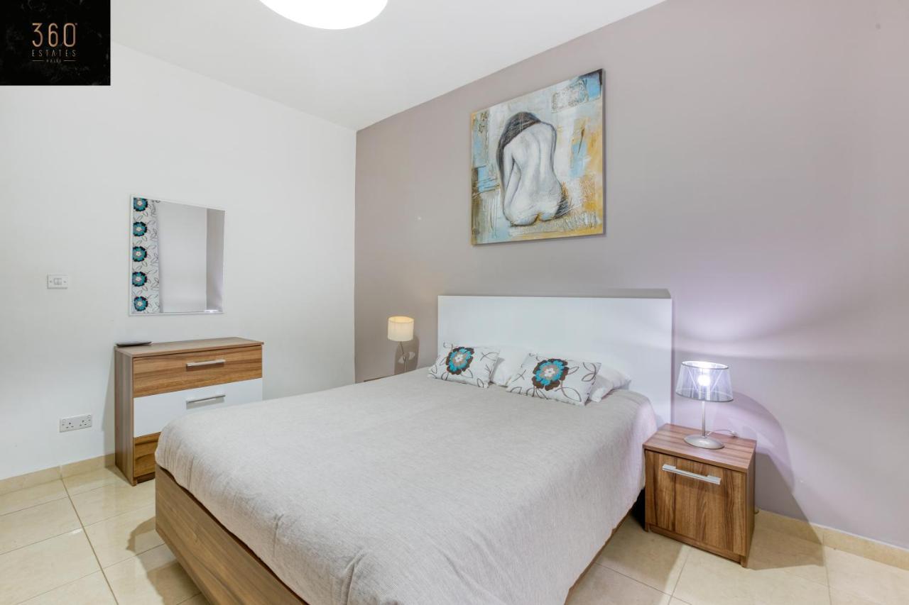 Charming Home Meters From The Seafront With Terrace By 360 Estates St. Paul's Bay Dış mekan fotoğraf